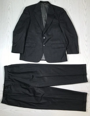 Traje De Lana Bill Blass 42R 34x29 Gris Rayas 2 Botones Hecho en EE. UU. Años 90 Foto 1 de 4