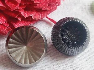 Duo boutons anciens en verre gris effet hématite diamètre 1,7 cm D9L - Picture 1 of 4