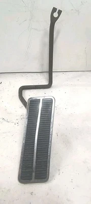 Pedal de acelerador 70-81 FIREBIRD TRANS AM TA con brazo y moldura cromada GM 3920296 Foto 1 de 4