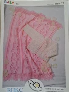 Neu BHKC Strickmuster 23. Matineemantel und Kinderwagendecke.  16 - 22 Zoll - Bild 1 von 1