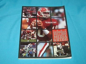 RARA GUÍA DE MEDIOS DE FÚTBOL AMERICANO GEORGIA BULLDOGS 1994 - ERIC ZEIER, TERRELL DAVIS - Imagen 1 de 3