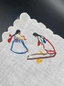 Pañuelo bordado a mano Hankie niñas balancín Corea - Imagen 1 de 6