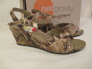 easy spirit draco 3 wedge sandals