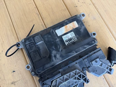 Módulo de control del motor Mazda CX-5 2014 ECU ECM PCM OEM PY3W18881C Foto 1 de 4