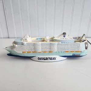 12” Royal Caribbean OASIS OF THE SEAS Cruise Ship Model - Official Licensed - Bild 1 von 8