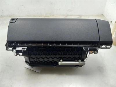 Lexus IS200T F-Sport 2016 2,0 L tablero de instrumentos guantera  Foto 1 de 4