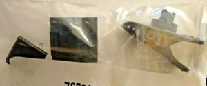 Clips para auriculares Harley Davidson 76526-09-SUB OEM NUEVO EN PAQUETE NOS 90/101 - Imagen 1 de 3