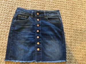 INDIGO REIN FROM TILLYS GIRLS MED BLUE SHORT DENIM BUTTON FRONT SKIRT SZ 8 EUC - Picture 1 of 5