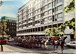 Postcard Hotel Anglais (English Hotel) With Parade Stockholm Sweden Chrome Ultra - Picture 1 of 2