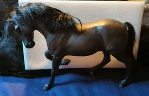 ERTL DARK BROWN MARE HORSE REALISTIC MAIN,TAIL 7"TALL 9"LONG - Picture 1 of 6