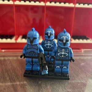 Lego Star Wars Minifigure Lot Of 3 Senate Commando Trooper & 2 Captains - Picture 1 of 4