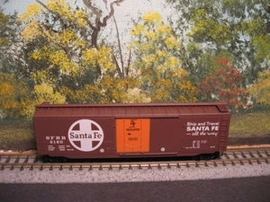 MICRO-TRAINS N SCALE #32050/2 50' STANDARD BOX CAR W/PLUG DOOR SANTA FE #6160 - Picture 1 of 1