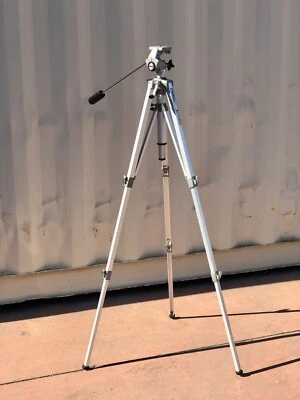 VTG Velbon PROFESSIONAL Grade Video Camera Tripod Model SGB-32 Made in Japan - Image 1 of 4