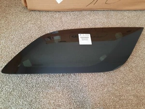 Genuine Mopar Quarter Window Glass Right 68092698AA - Picture 1 of 2