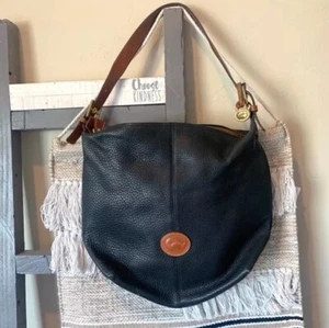 Dooney & Boutke borsa a tracolla vintage in pelle di ciottoli nera - Foto 1 di 8