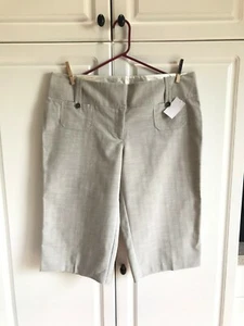 NUEVO Para Mujer Charlotte Russe Capri’s Talla Gris Claro con Rayas Lindos Bolsillos - Imagen 1 de 5