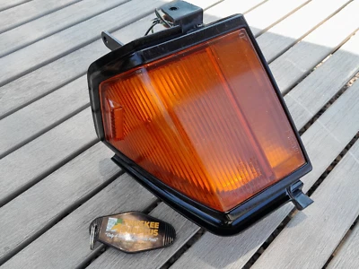 1982-1983 Toyota Celica A60 OE PASSENGER RH Corner Light - Image 1 of 4