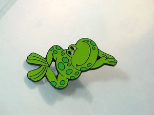 Frog Pin , Lapel Pin, ( lg) - Picture 1 of 3