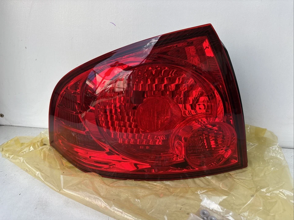 Luz trasera izquierda conductor Nissan Sentra 2004-2006 recambio nueva Foto 1 de 4