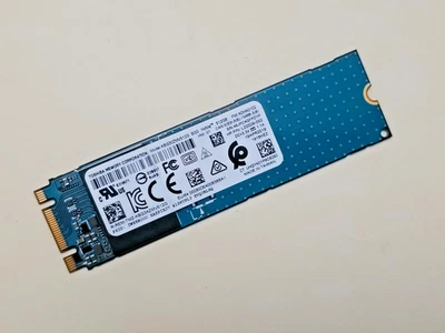 Toshiba KBG30ZMV ( 512G ) 存储 內置式 SSD-Health 95% 键盘和桌面 — 第 1/3 张图片