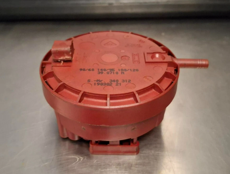 Interruptor de presión de nivel de agua para lavadora 90/140/180 para Speed Queen P/N: F340312 usado Foto 1 de 4