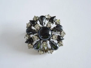 Runde kleine Modeschmuck Gablonz Brosche mit Strass- & Glassteinen 6,2 g/Ø 2,6cm - Bild 1 von 2