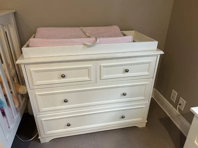 Cômoda e trocador Pottery Barn - Imagem 1 de 4