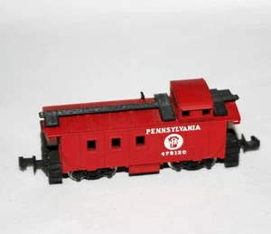 Vagón de tren modelo a escala N vintage Yugoslavia rojo Pennsylvania PRR caboose 178120 - Imagen 1 de 4