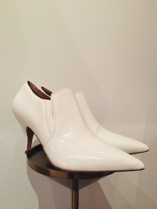 tory burch white boots