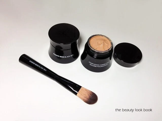 FUNDACIÓN MOUSSE EDWARD BESS BLACK SEA + CEPILLO MEZCLADOR NIBOX FAIR Foto 1 de 1