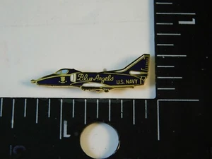 BLUE ANGELS U.S. UNITED STATES NAVY FIGHTER JET PIN - Picture 1 of 2
