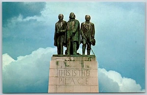Salt Lake City Utah Statues Atop Monument This Is The Place Postcard - Imagen 1 de 2
