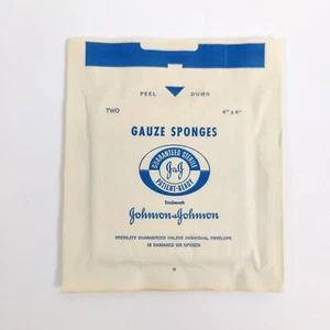VINTAGE Pre - WWII GAUZE SPONGES JOHNSON & JOHNSON NEW OLD STOCK RARE - Picture 1 of 3