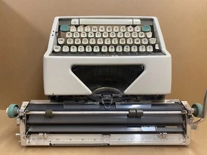 Vintage Olympia Schreibmaschine SM-Serie - mechanisch - QWERTZ - Made in Germany - Bild 1 von 12