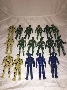"Lote de 17 figuras de acción del ejército de plástico vintage de 5""" - Imagen 1 de 6