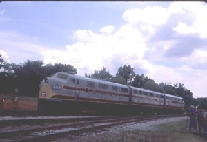 Diesel streamliner DL&W F3A-B-A lineup day shot @ Spencer N.C..2014 Fuji slide - Picture 1 of 1