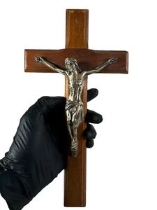 Crocifisso antico in legno 12" vintage con dettaglio figura Gesù decorazione parete - Foto 1 di 11