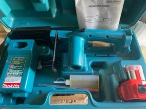Makita UC120DWA 4-1/2" Cordless Chainsaw 12Volt Unused Vintage Tool Kit - Picture 1 of 4