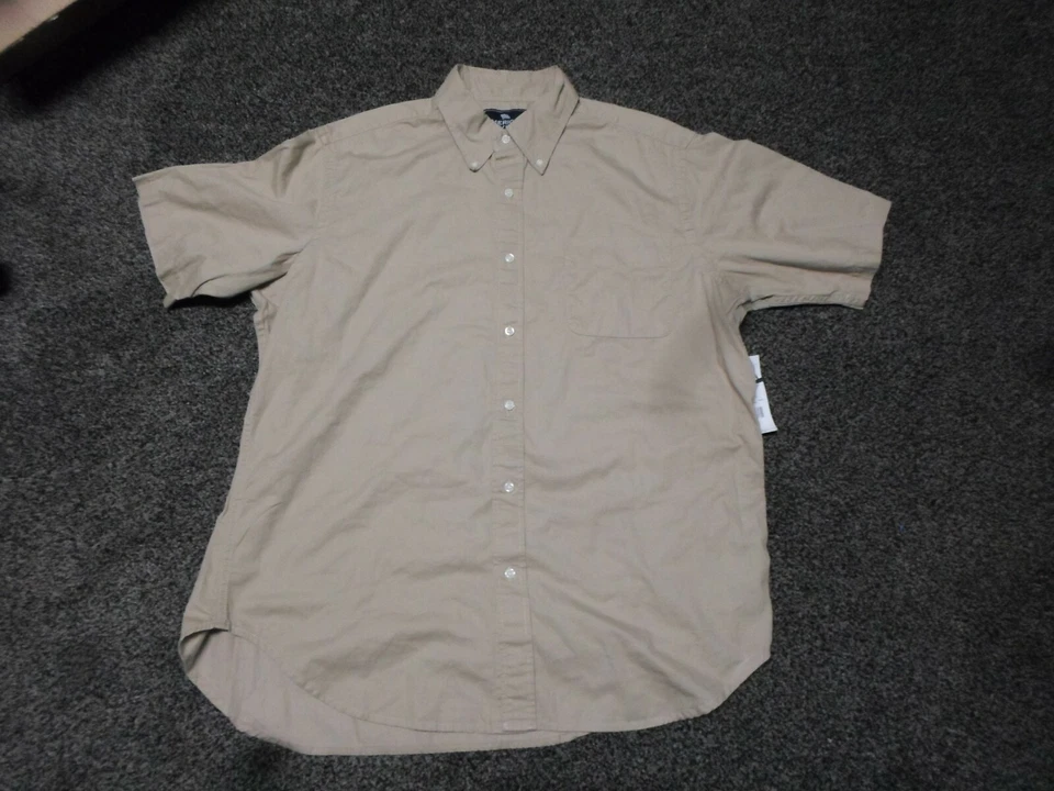  NUEVO CON ETIQUETAS Hombre American Living Cuello Botón Manga Corta CAQUI Talla XL ENVÍO RÁPIDO Foto 1 de 1