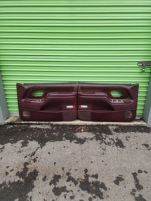 Par de paneles interiores de puerta delantera Chevrolet K-1500 1996-99 *Juego de 2* rojo-79D Foto 1 de 4