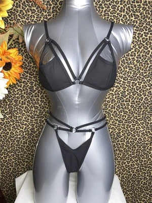 SHIRLEY OF HOLLYWOOD 2 piezas Sujetador con ojales de metal y conjunto de bragas sin entrepierna Lencería XL Foto 1 de 4