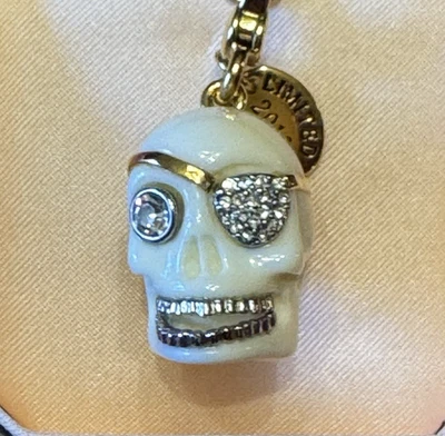 Juicy Couture Edición Limitada Dije de 10 calaveras para pulsera Foto 1 de 4