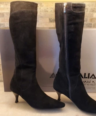 Botas de gamuza Aquatalia By Marvin K. Panda resistentes a la intemperie negras tacón de gatito 8,5 Foto 1 de 4