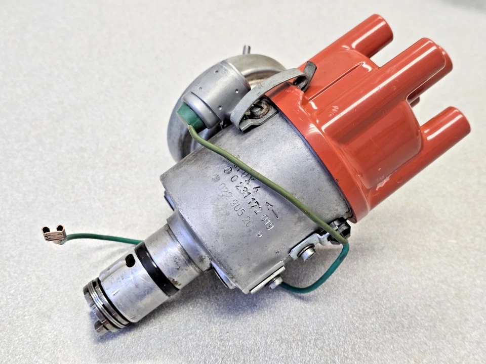 VERY NICE USED ORIGINAL BOSCH JFUX4 PORSCHE 914 1.7 IGNITION DISTRIBUTOR 226 - Image 1 of 4