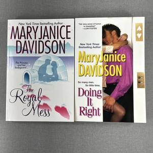 MaryJanice Davidson 2 Trade Paperback Book Lot Doing It Right & The Royal Mess - Picture 1 of 8