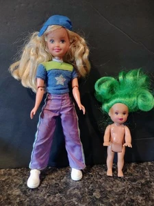 Vintage 1991 Barbie Awesome Skateboard Stacie Gelenkpuppe & 1994 Kelly - Bild 1 von 16