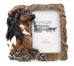 Wild Mustang Horse Head Frame Holds 4 x 6 Photo frame 8 x 7 - Picture 1 of 1