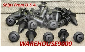25 Push Type Retainers Auveco 14997 GM OEM : 10053182 From The Year 1987 - On - Foto 1 di 2