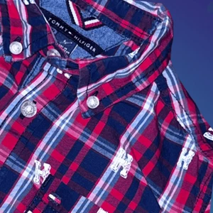 NIÑOS Niños Dixon Hilado Teñido Tommy Hilfiger Cuadros Logo Estampado Abotonado Camisa Talla - Imagen 1 de 4