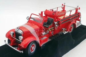 Road Signature 1/24 Scale 20098 - 1935 Mack Type 75BX - Red - Picture 1 of 6